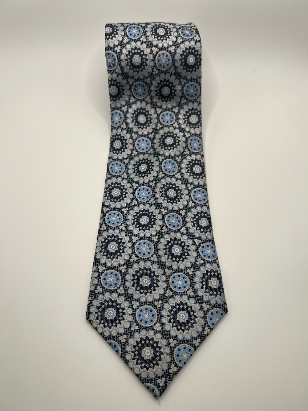 ✨011: Domenico Franco Italia Hand Finished Silk Medallion Tie